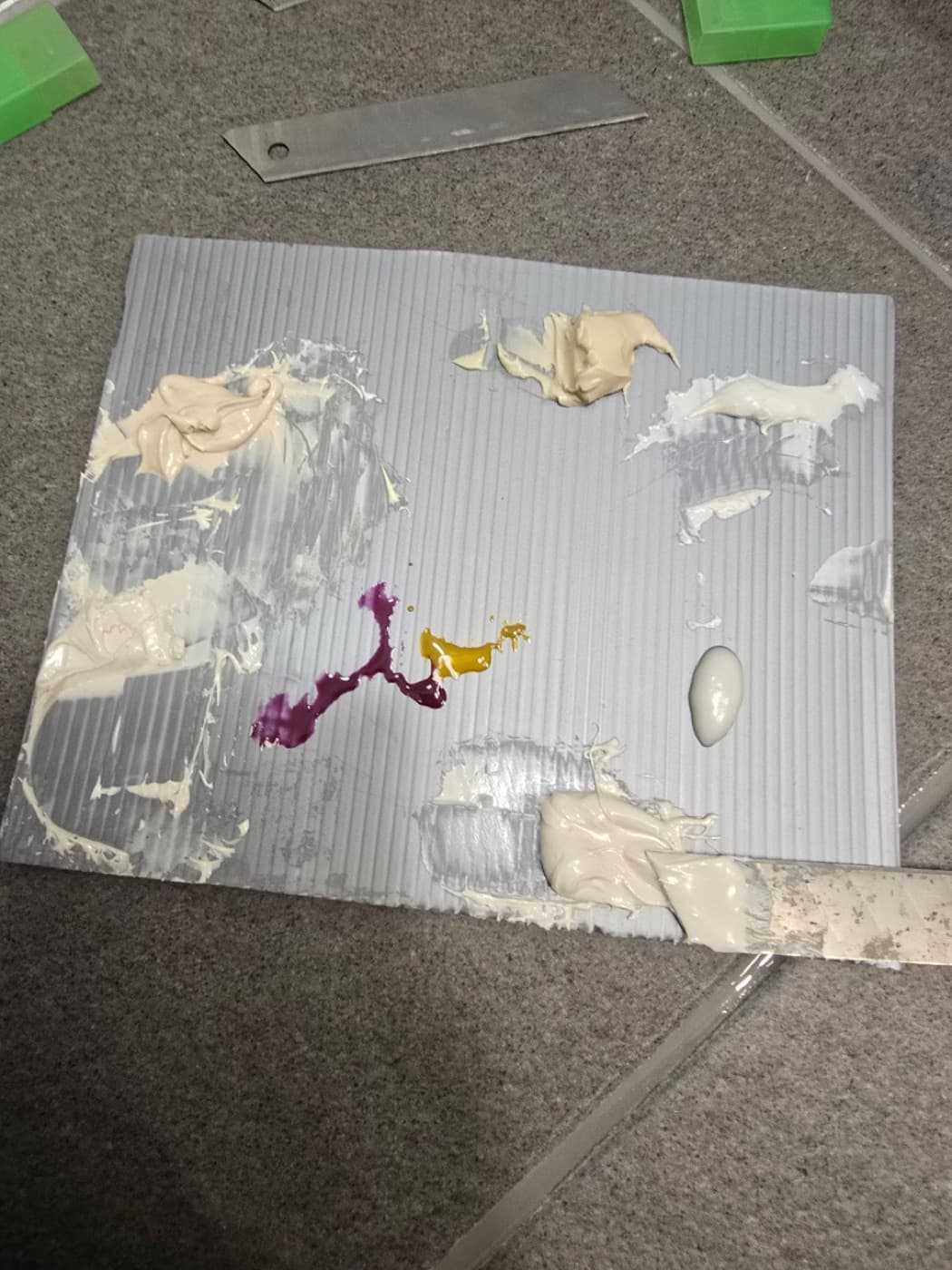 욕실코너벽선반 해체 작업 과정