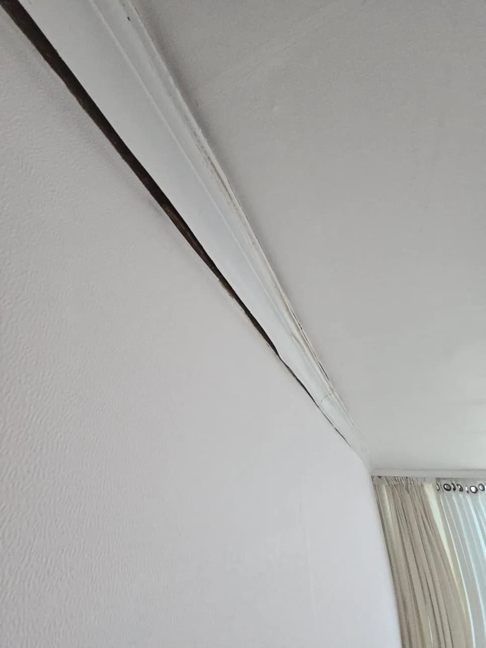 물먹은천장굴곡몰딩벌어짐 용산구 아파트 시공 사진 15