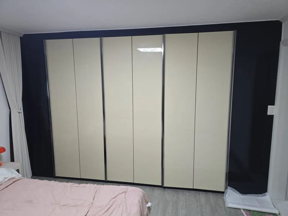 붙박이장롱 필름 리폼전문 업체 — 시공 전