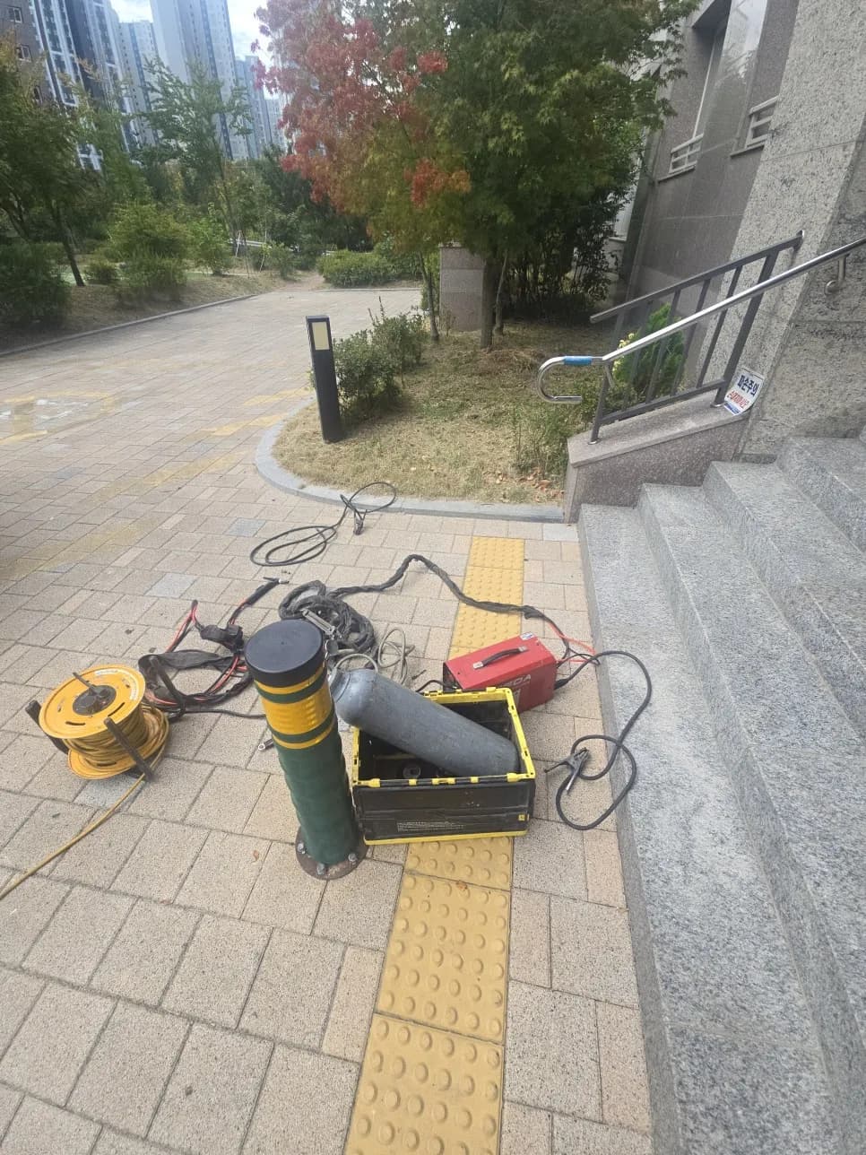 계단 아르곤스텐난간떨어짐 — 시공 전