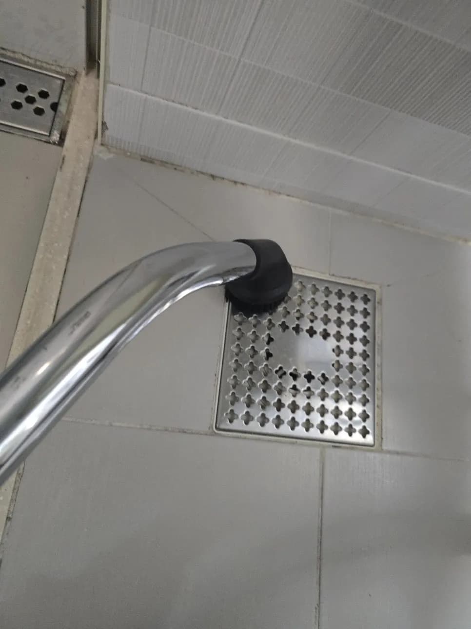 저절로깨진 샤워부스 — 시공 후