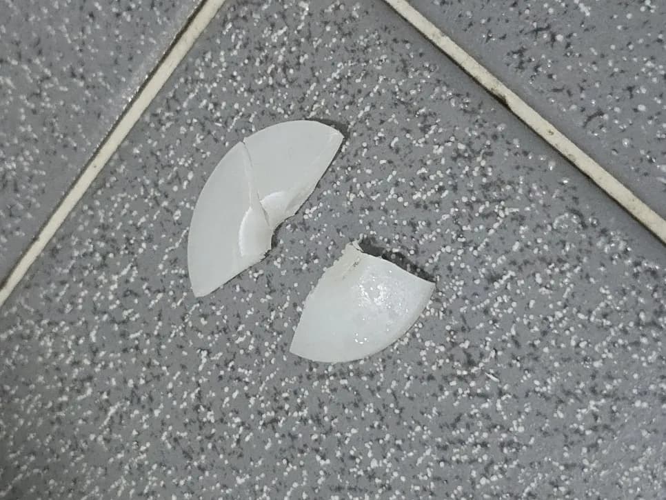 처진 세면대보강 작업 과정