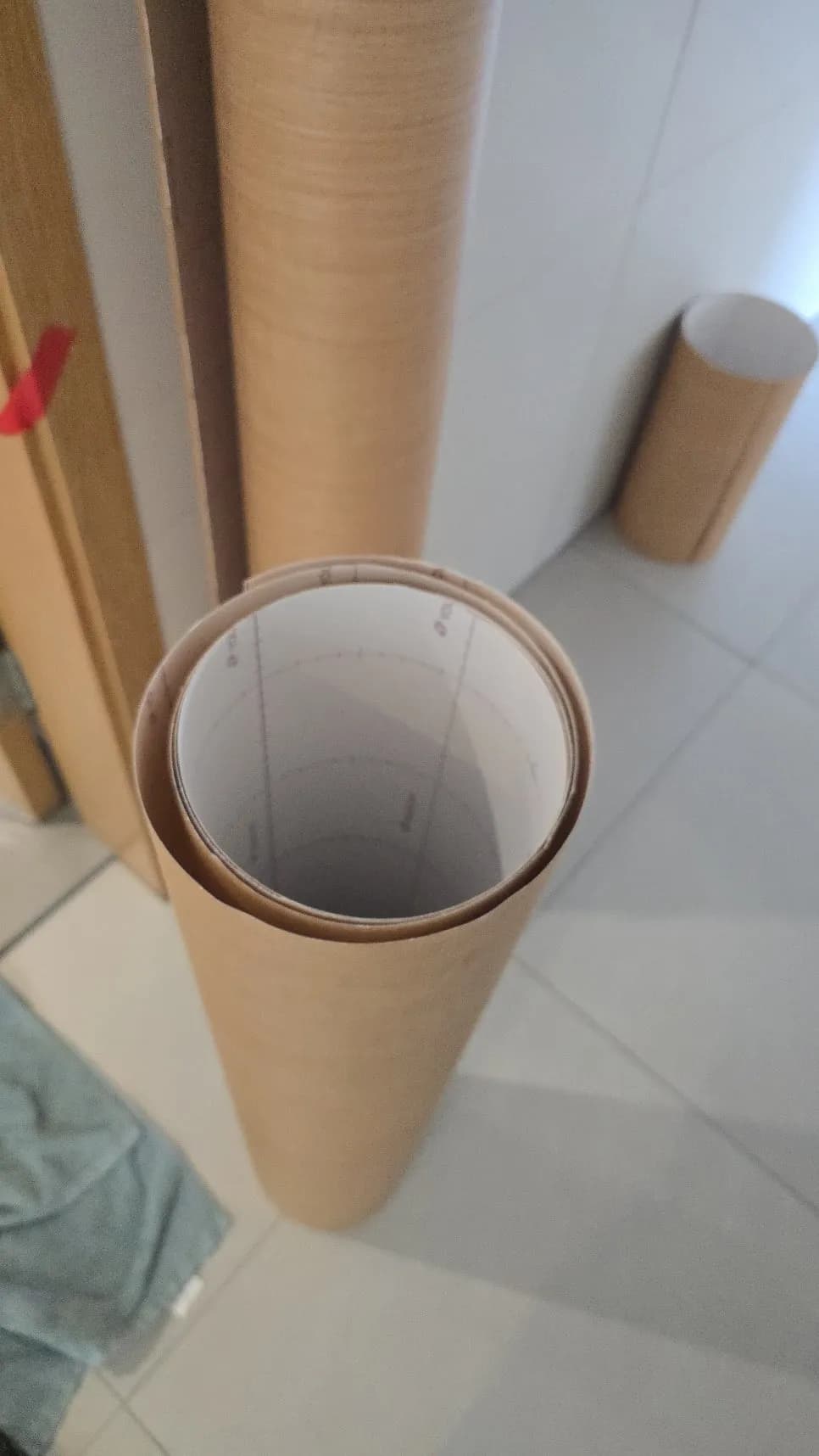 화장실 문 밑부분 벌어짐 그냥 두면 — 시공 전