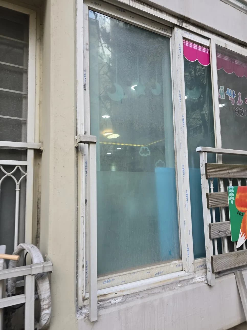 어린이집비상대피문 — 시공 후