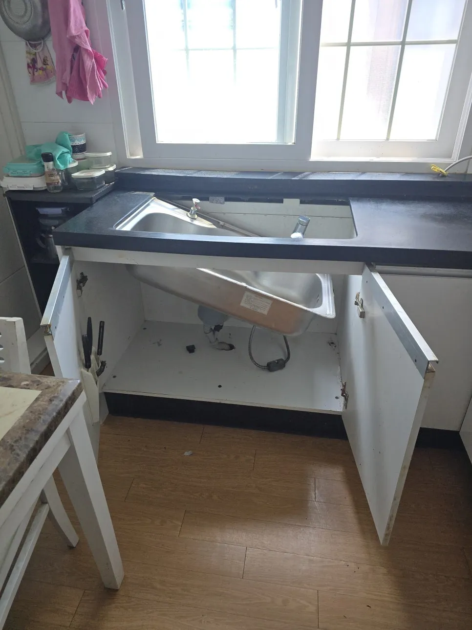 벌어져서떨어진 싱크볼 작업 과정