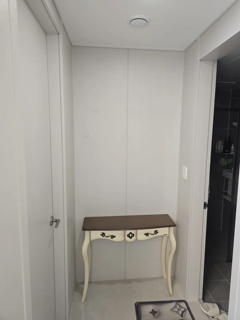 성남 필름 시트지 접착제땐자국 복원인테리 — 시공 전