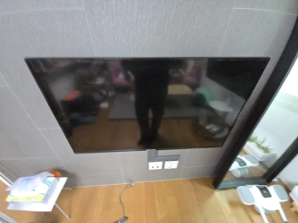 벽걸이티비해체 작업 과정