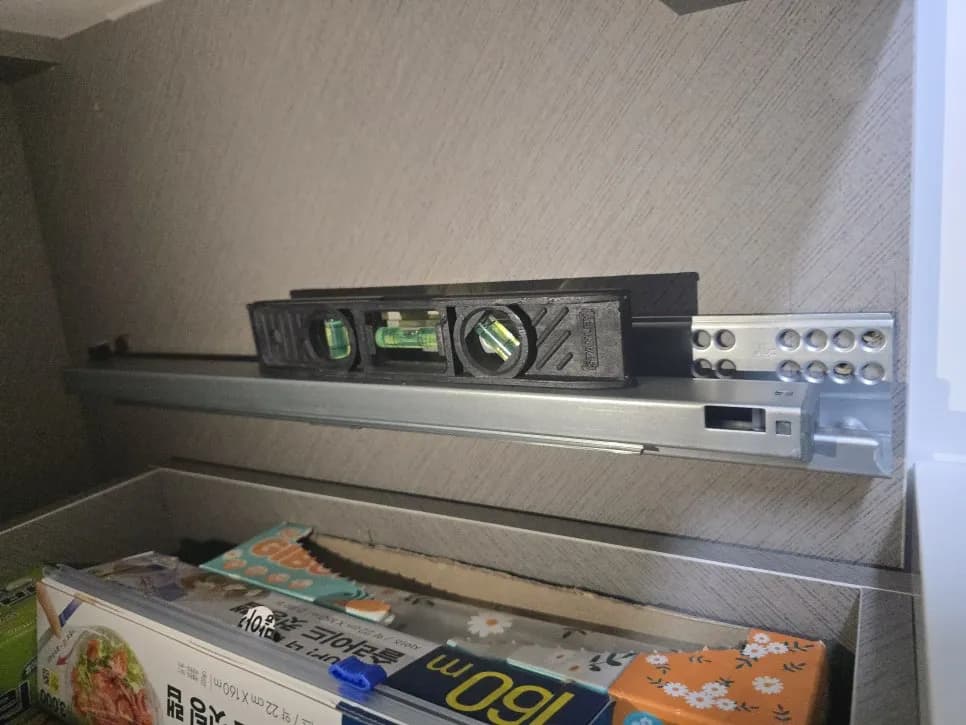 댐퍼기능고장서랍장레일교체 작업 과정