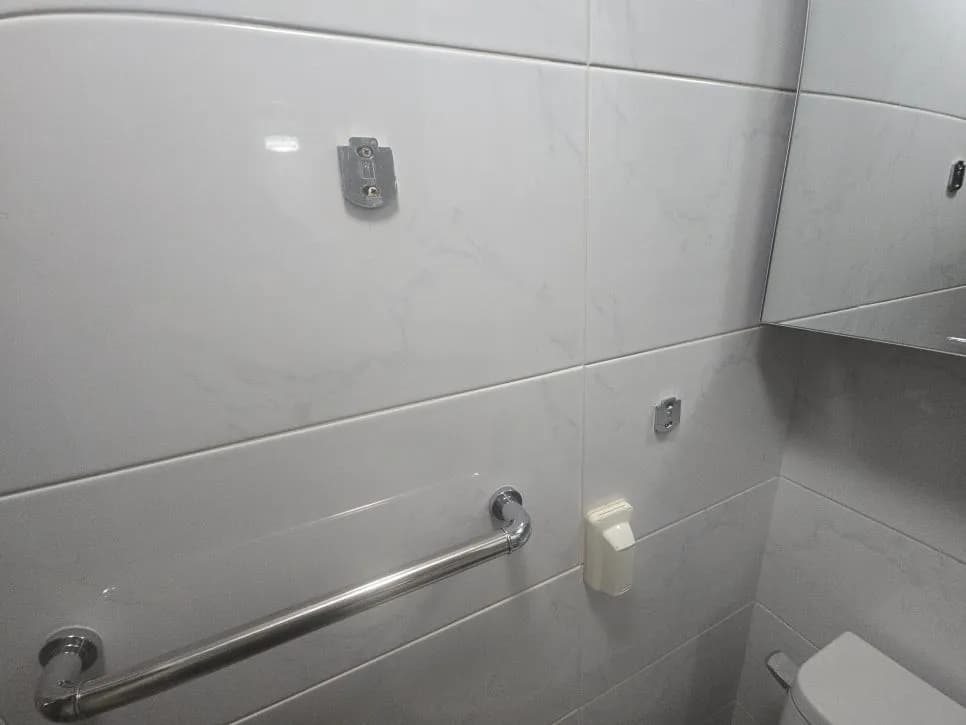 욕실타일 나사구멍 작업 과정