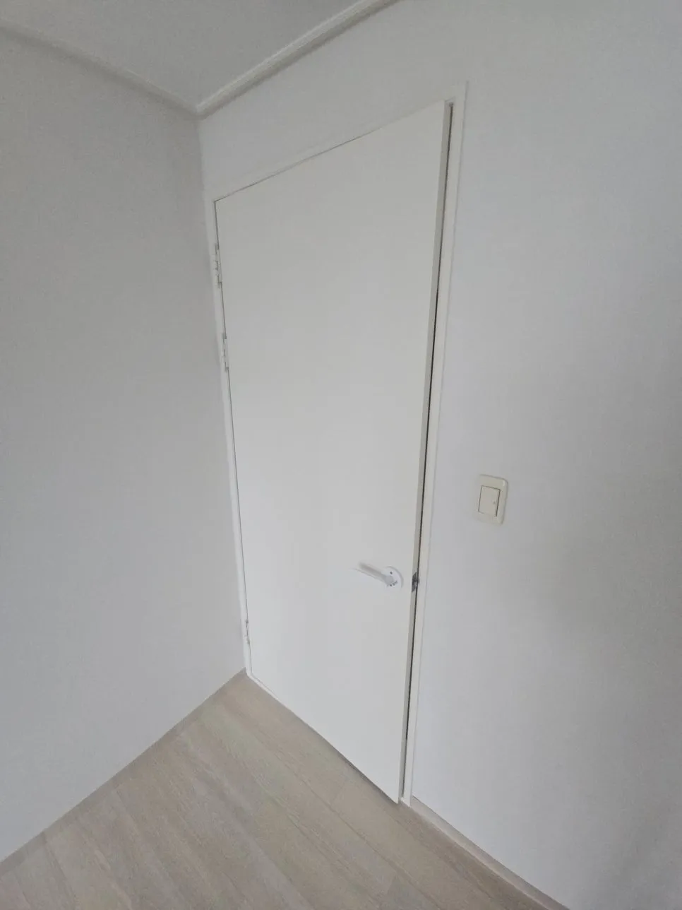 안닫히는나무문 경첩교체해결 작업 과정