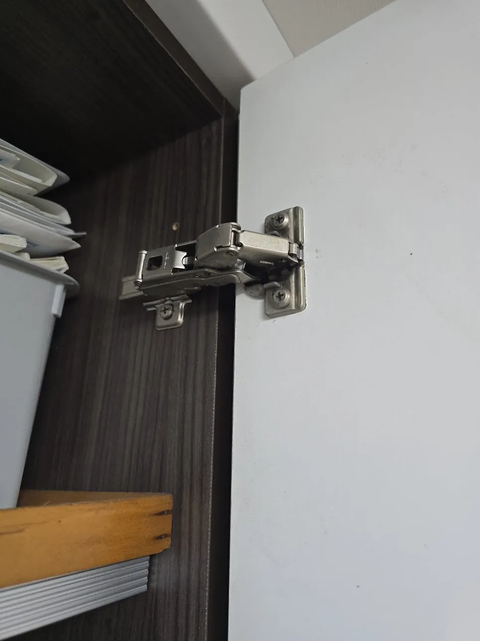 장농경첩부러짐교체 작업 과정