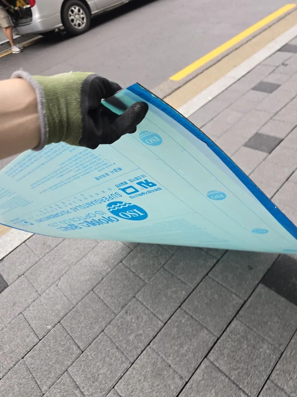 깨진 초록플라스틱지붕 작업 과정