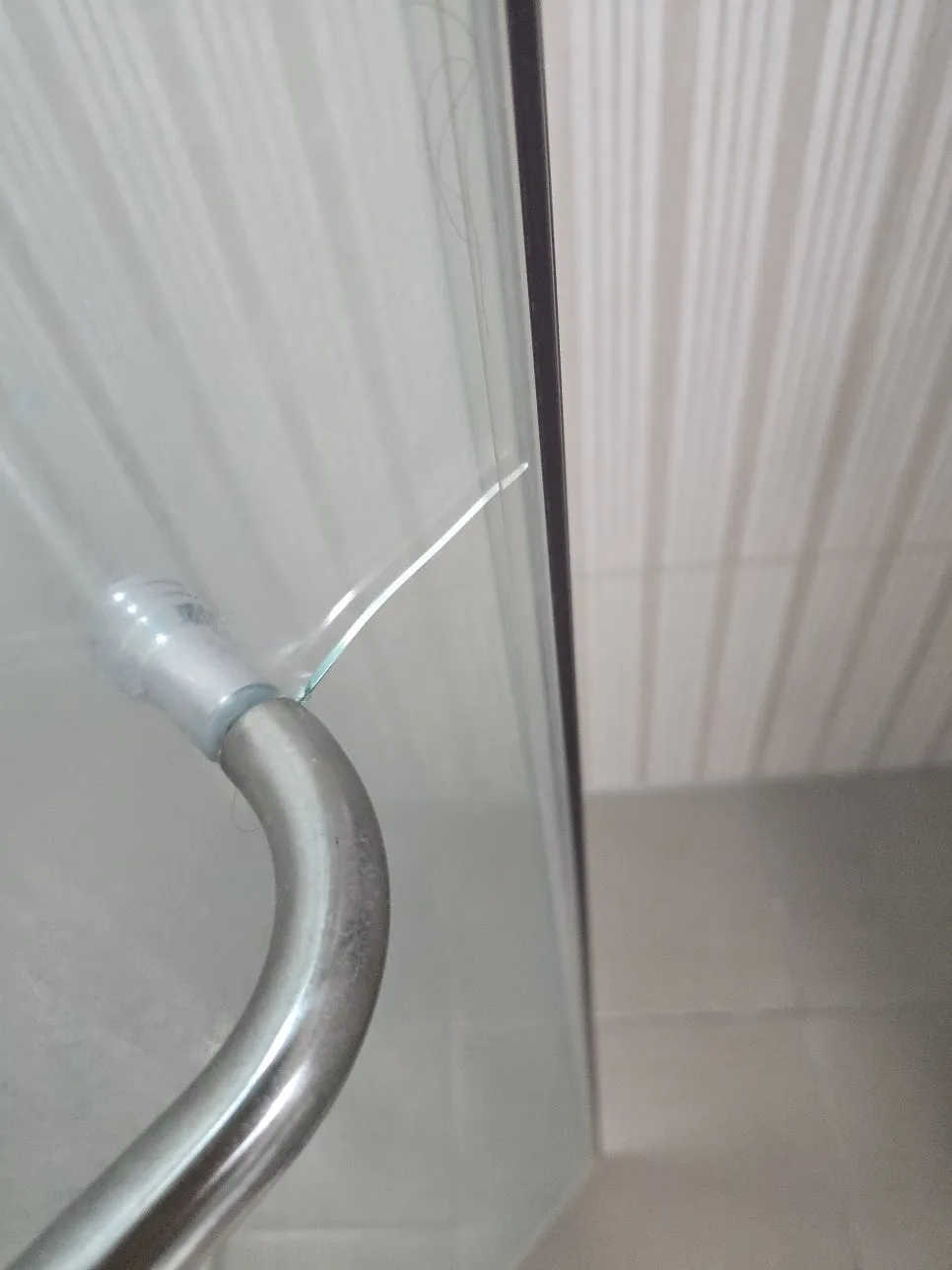 금간샤워부스 도어교체 작업 과정