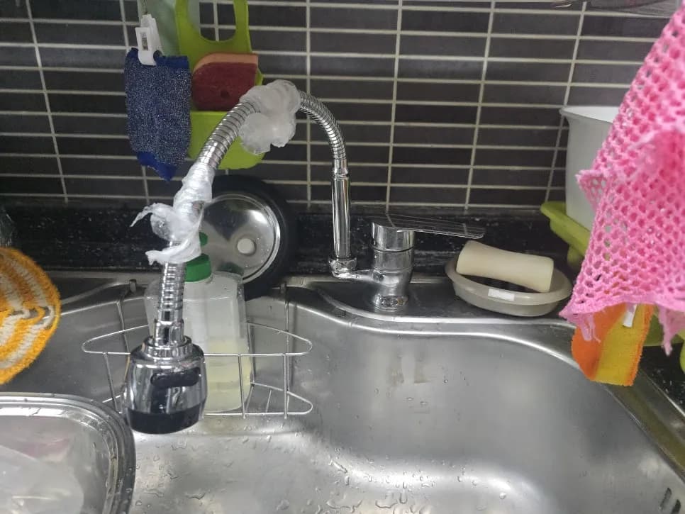 물새는 자바라 싱크수전, 하츠 원홀수 — 시공 전