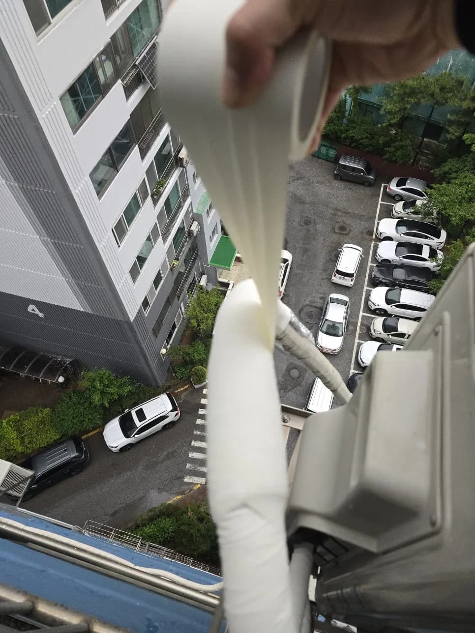 벗겨진 에어컨 배관 테이프 보온재 테 작업 과정