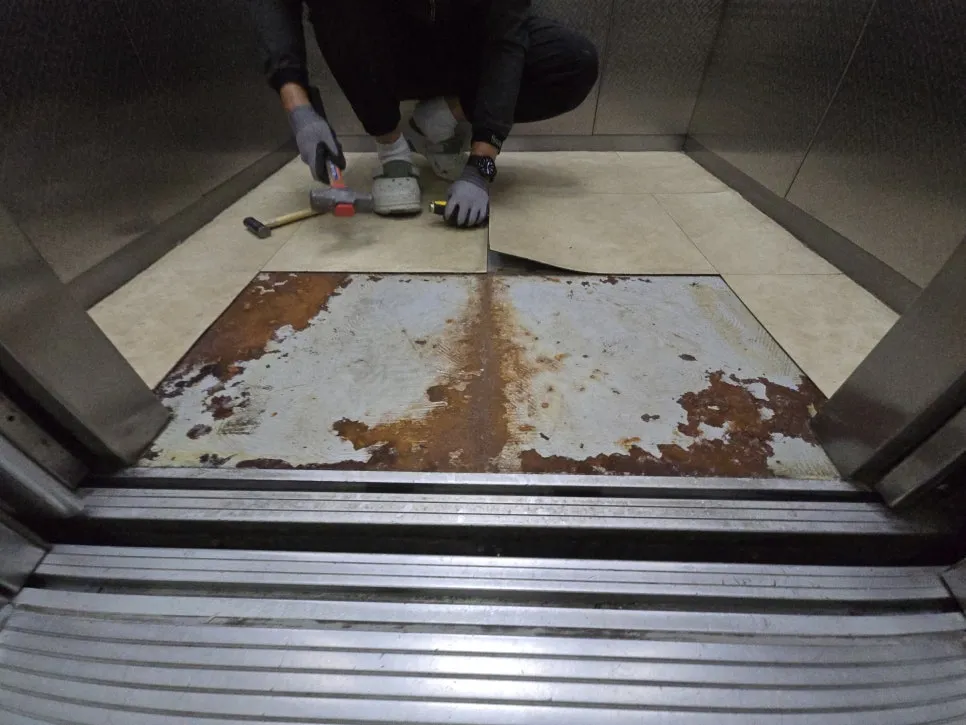 중구 울퉁불퉁 엘리베이터 바닥교체 승 작업 과정
