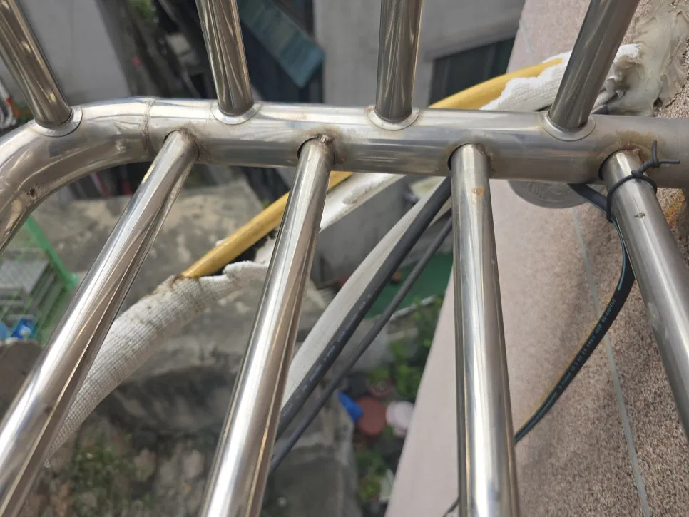 찢어진에어컨배관 보온재새로테이핑비용 작업 과정